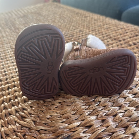 Baby Uggs - Picture 2 of 4